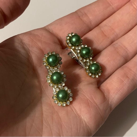 Handmade Green Pearl Hair Clips - Picture 3 of 6